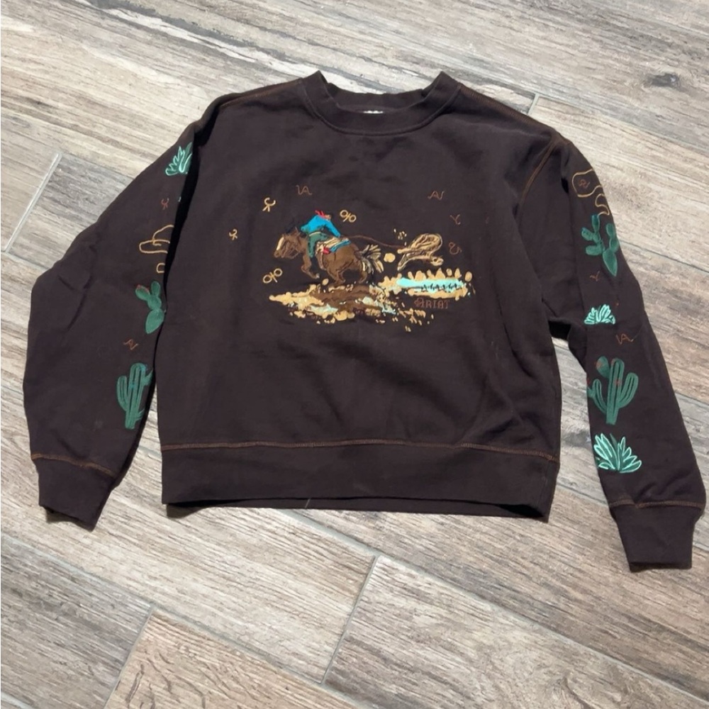 Unique woman’s ariat Sweater